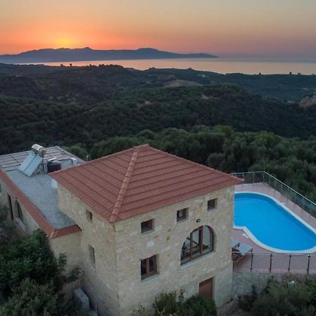 Villa Kourouni Stalós 외부 사진