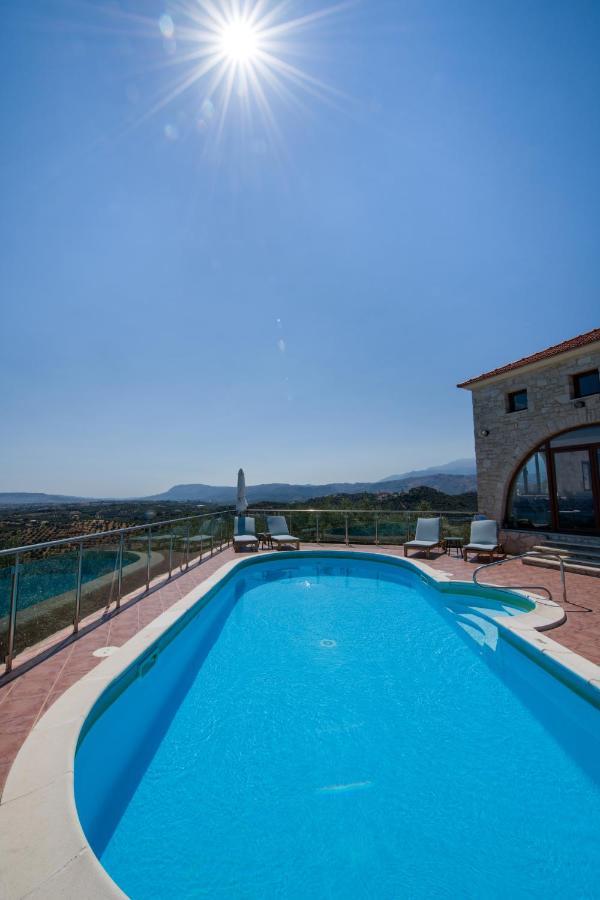 Villa Kourouni Stalós 외부 사진